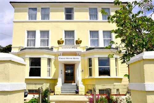 OYO Eagle House Hotel, St Leonards Hastings, Забронировать Отель «постель и завтрак» Сейнт-Леонардс 