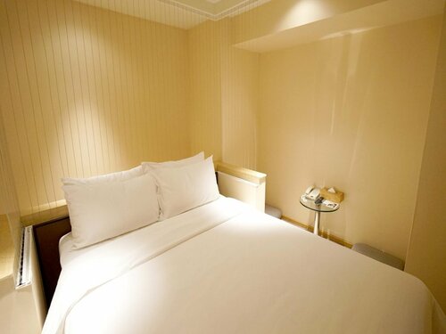 Furama Xpress Lu Jia Zui, Book Hotel Hoteller i Pudong med pool, Swimmingpool