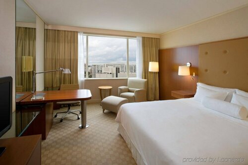 The Westin Warsaw, Забронировать Отель Отели Варшавы с парковкой, рядом с Spektrum Tower, Парковка