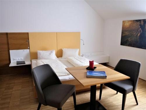 Hotel Eisenhuthaus, Забронировать Отель Пойсдорф Weinviertel