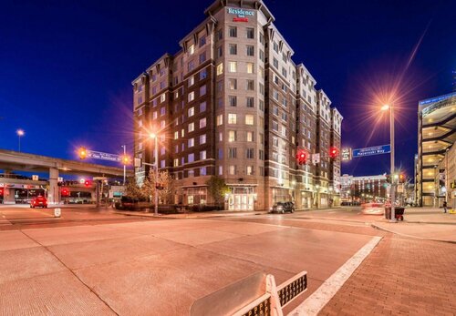 Residence Inn Pittsburgh North Shore, Забронировать Отель Отели Питтсбурга с парковкой, рядом с Pittsburgh City Hall, Парковка