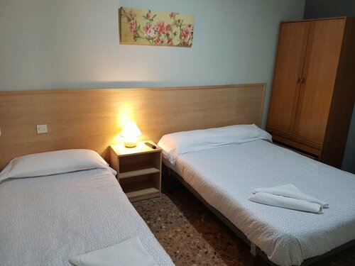 Hostal Milmarcos, Забронировать Отель Недорогие отели Сарагосы, рядом с Церковь Св. Павла, недорого