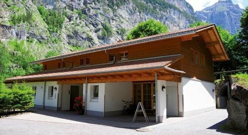 Camping Jungfrau, Забронировать Кемпинг Лаутербруннен Jungfrau