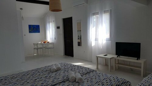 Apartments Iskra, Забронировать Апартаменты/квартира Врбоска Остров Хвар, рядом с Пляж Палиница