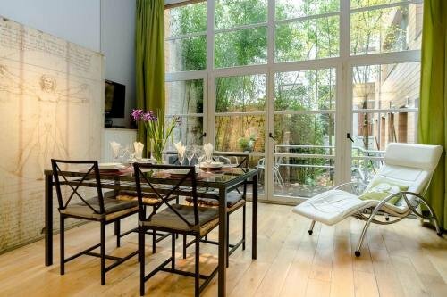 BXLROOM Guesthouse, Забронировать Отель Брюссель Брюссельский столичный регион, рядом с Район Саблон