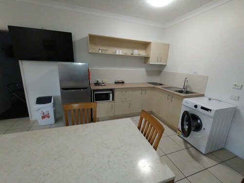 Cascade Motel In Townsville, Varaa Motelli Cluden Queensland