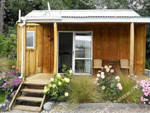 Lake Tekapo Cottages, Забронировать Отель Отели региона Кентербери с парковкой, Парковка