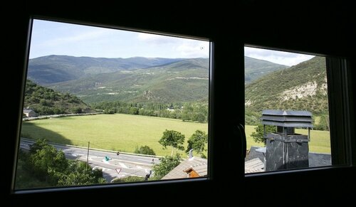 Ca l'Andreu, Book Hotel Sort 