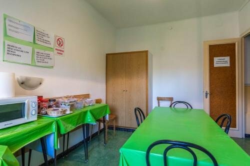 Hostal Urgell, Забронировать Хостел Балагер La Noguera