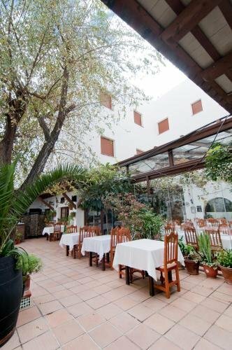 Hotel Restaurante Blanco y Verde, Забронировать Отель Отели Конил-де-ла-Фронтера с завтраком, Завтраки