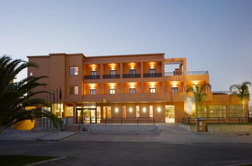 Hotel Praia Sol, Забронировать Отель Отели Куартейра с питанием, Пансион