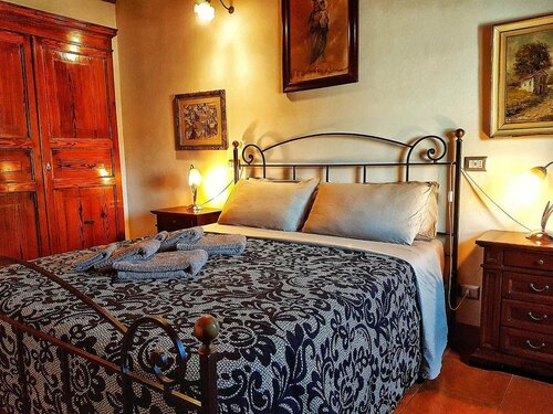 Bed and Breakfast L&P, Забронировать Отель «постель и завтрак» Отели Чефалу с парковкой, рядом с Bastione Capo Marchiafava, Парковка