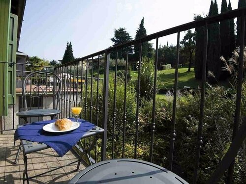 Residence Corte Camaldoli, Забронировать Отель Отели Венето с парковкой, Парковка