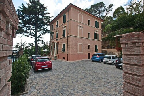 Casa Vacanze Ferrini, Забронировать Отель Отели в центре Масса-Марритима, в центре