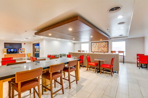 Holiday Inn Express Vincennes, Varaa Hotelli Hotellit Indiana aamiaisella, Aamiainen
