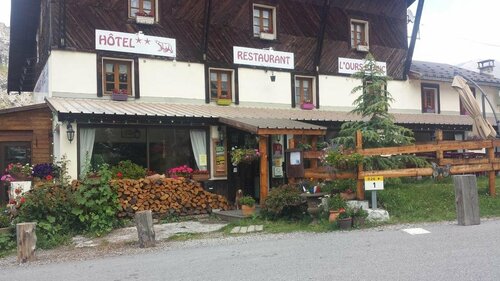 Hôtel l'Ours Blanc, Book Hotel Hoteller i Rhône-Alps med parkering, Parkering