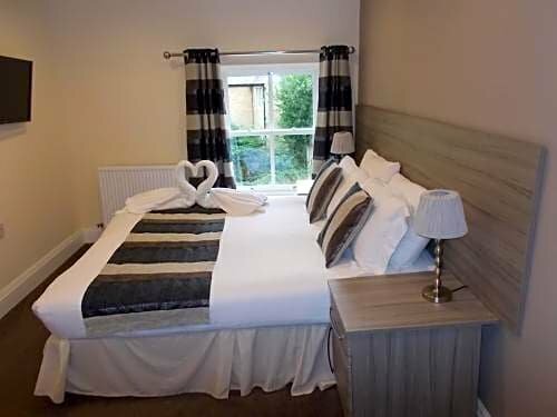 Queens arms country inn, Забронировать Отель Глоссоп Дербишир