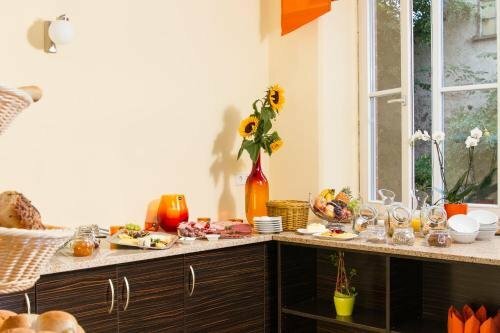 Pension Katharinenschule, Забронировать Гостевой дом Айзенах Реннштайг, рядом с Музей Иоганна Себастьяна Баха