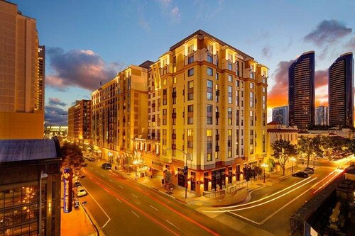 Residence Inn by Marriott San Diego Downtown/Gaslamp Quarter, Забронировать Отель Отели Сан-Диего - центра городов с парковкой, Парковка