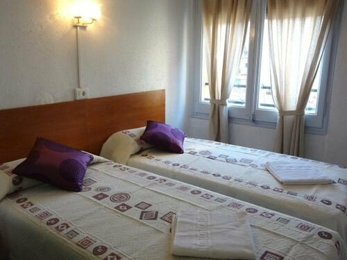 Hostal Sant Carlo, Забронировать Отель Недорогие отели Барселоны, рядом с Cases Cabot, недорогие