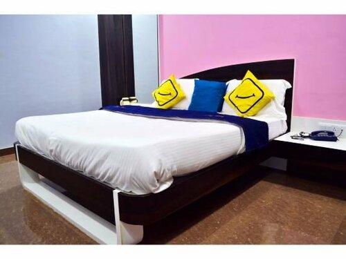 Stay Vista Rooms at Station Road, Забронировать Отель Отели Mali and Munjeri 3 звезды, 3*
