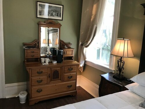 Stanton Guest House, Забронировать Гостевой дом Отели Натчез с завтраком, рядом с Часовня африканской методистской епископальной сионистской церкви, Завтраки