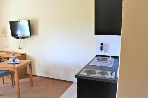 Hotel Alsterquelle 24h Check-in, Free Parking and WiFi, Забронировать Отель Хенштедт-Ульцбург Segeberg