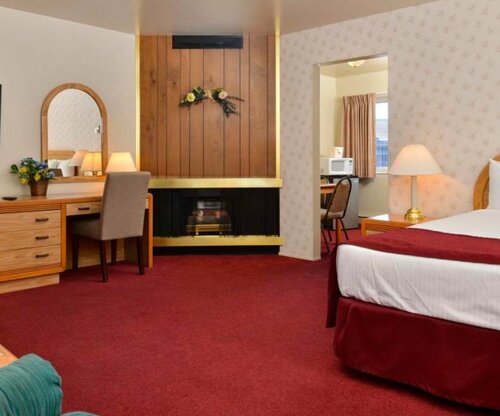 Svendsgaards Lodge- Americas Best Value Inn & Suites, Забронировать Мини-отель Отели Солванг с завтраком, рядом с Santa Ynez Valley Cottage Hospital, Завтраки