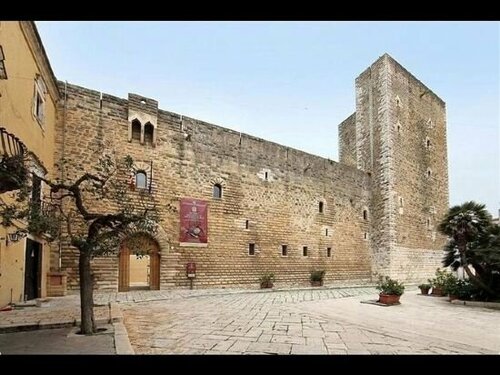 Dimora Del Falconiere B&B, Забронировать Отель «постель и завтрак» Джоя-дель-Колле Bari Province