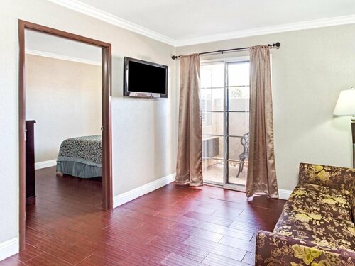 Cabana Inn & Suites, Забронировать Отель Лонг-Бич Большой Лос-Анджелес
