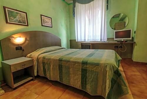 Hotel Il Telegrafo, Забронировать Отель Отели Меленьяно с парковкой, Парковка