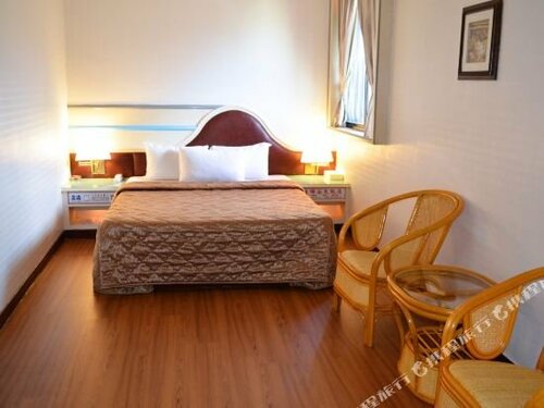 Hua Ku Hotel, Varaa Hotelli Chiayi County hotellit, joissa on uima-allas, Uima-allas