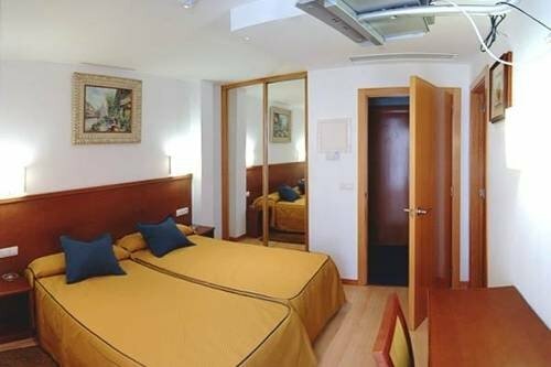 Hostal Cuéntame Evolución Auto Check in, Забронировать Хостел Хостелы Burgos Province, Хостел