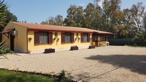 Guesthouse Pintadera, Book Bed and Breakfast Hoteller i Sardinia North med pool, Swimmingpool