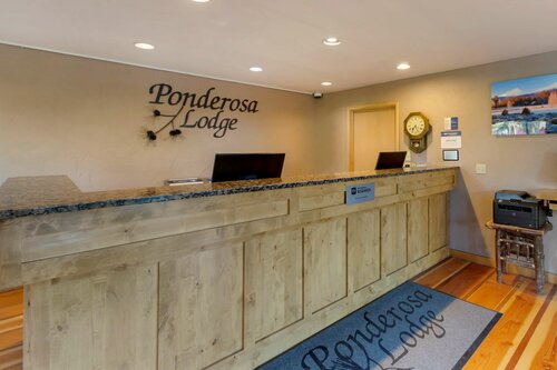 Best Western Ponderosa Lodge, Забронировать Отель Систерс Bachelor, рядом с Туристская тропа Peterson Ridge