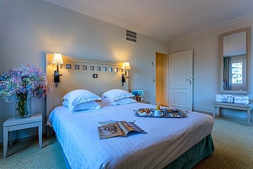 Grand Tonic Hotel & SPA NUXE, Забронировать Курортный отель Биарриц French Basque Country