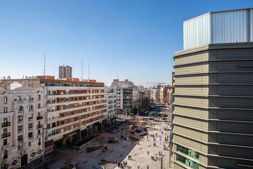 Beautiful 1 Bed Sleeps 6 W Terrace Heart of Madrid, Забронировать Отель Саламанка Мадрид, рядом с Вентас