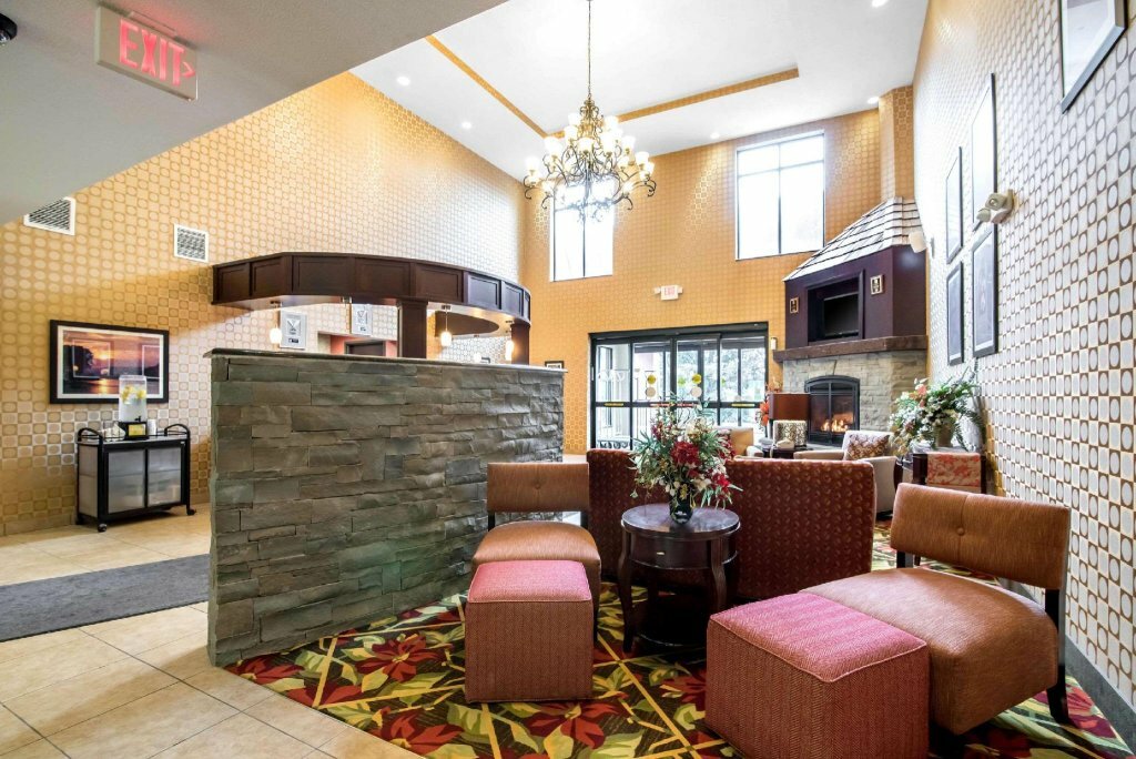 Comfort Inn & Suites