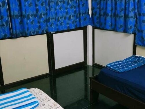 Hostel Gandhi, Varaa Hostelli Hotellit Tamil Nadu pysäköinnillä, Pysäköinti