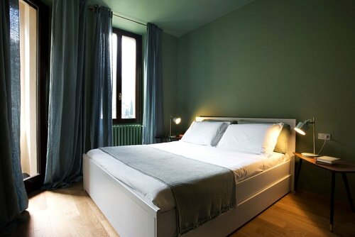 Domus Plinii 1792 Suites, Varaa Hotelli Hotellit Como uima-altaalla, Uima-allas