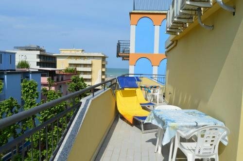 Hotel Dear, Забронировать Отель Риваззурра Римини