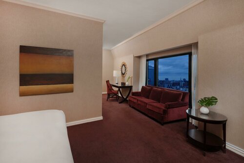 InterContinental Montreal by IHG, Забронировать Отель Отели Монреаля с бассейном, рядом с Район Гриффинтаун, Бассейн
