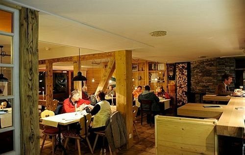 Hotel Schützen Lauterbrunnen, Varaa Hotelli Hotellit Bern pysäköinnillä, Pysäköinti