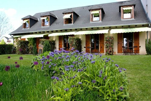 Logis Auberge Du Barrez, Rezervați Hostel Hosteluri în Aveyron, Hostel