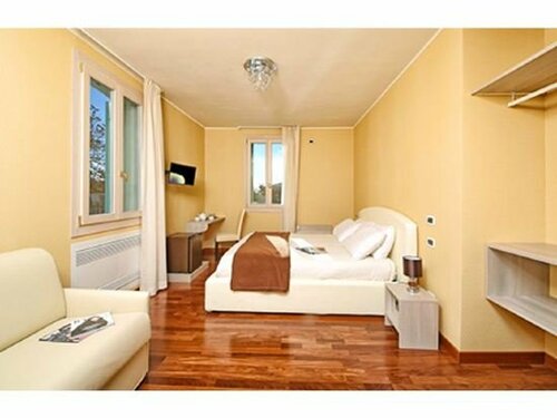 Hotel Atelier Gardone Riviera & Beach, Забронировать Отель Отели в центре Гардоне Ривьеры, в центре, Завтраки