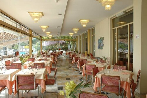 Hotel Bellavista, Rezervați Hotel Hoteluri în Menaggio cu piscină, Piscină