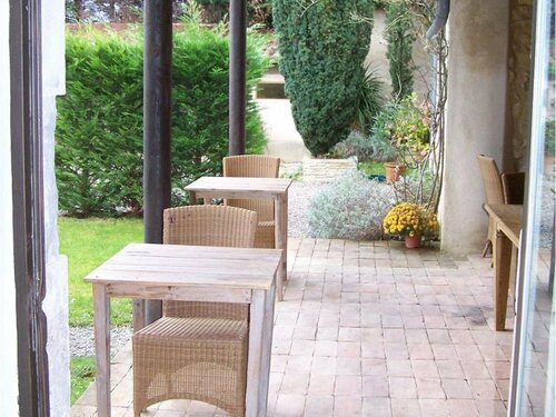 Hôtel de Mirmande, Book Hotel Hoteller i Rhône-Alps med parkering, Parkering