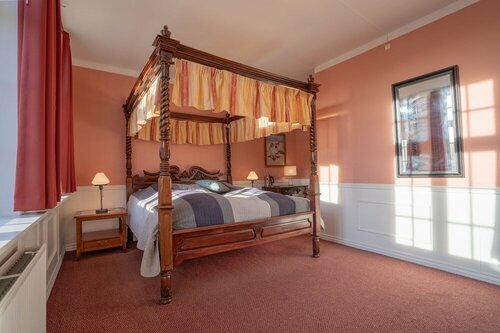Frederiksværk Hotel, Забронировать Отель Отели North Zealand с парковкой, Парковка