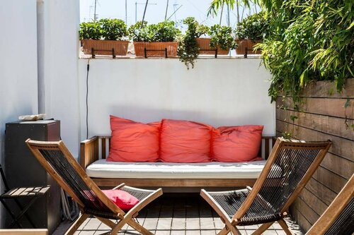 Traveller Box Hostel, Забронировать Хостел Хостелы Севильи, рядом с La Torre de Don Fadrique, Хостел
