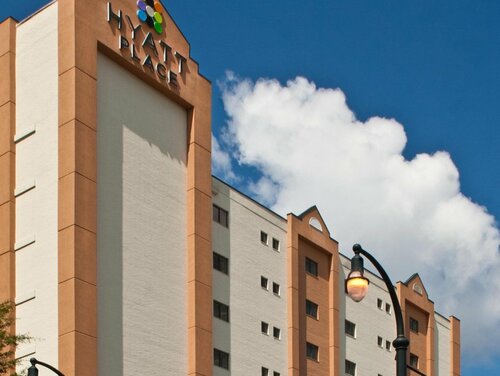 Hyatt Place Atlanta Downtown, Забронировать Отель Атланта Джорджия, рядом с Станция метро "Файв Пойнтс"